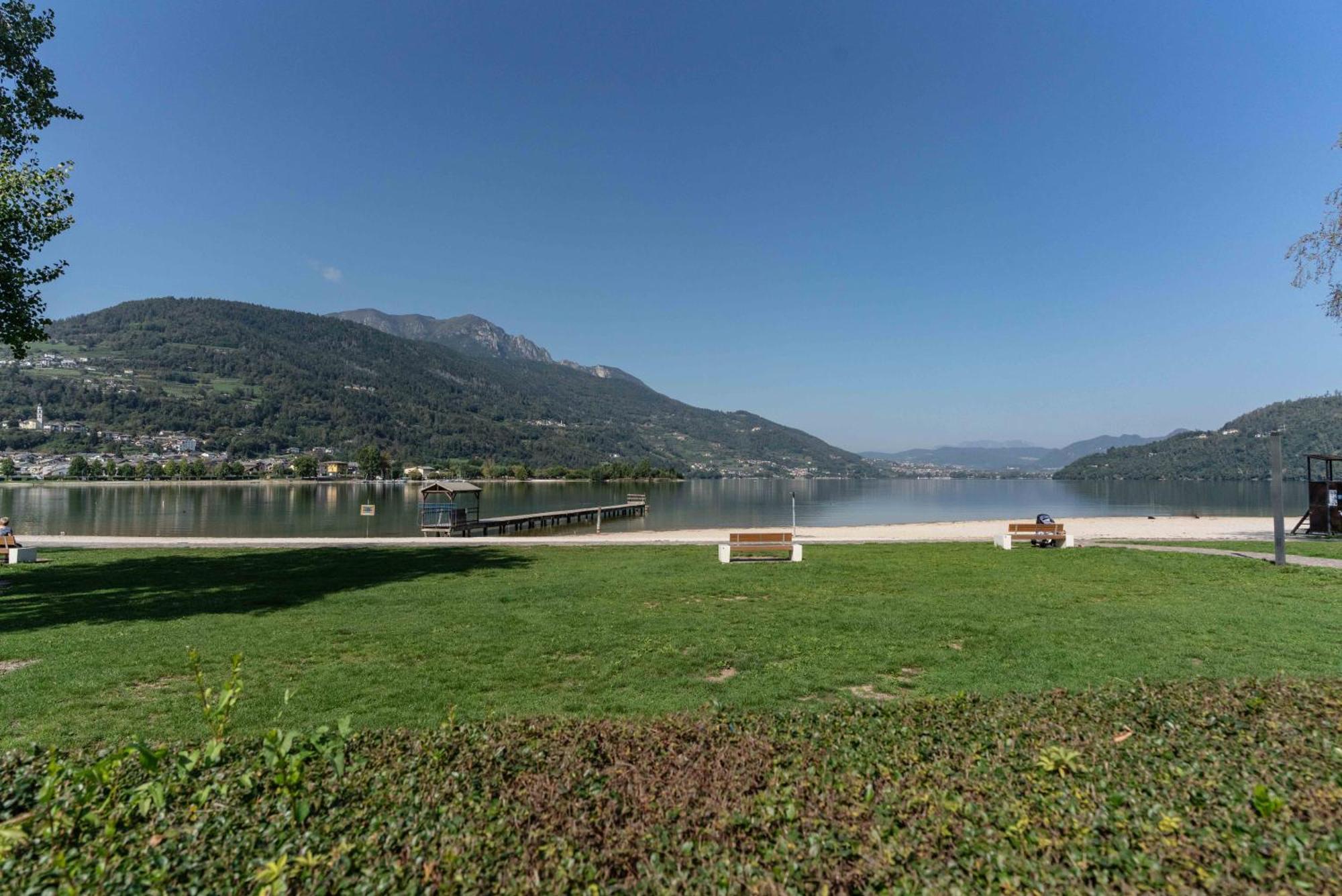 La Gemma Sul Lago Calceranica al Lago Extérieur photo