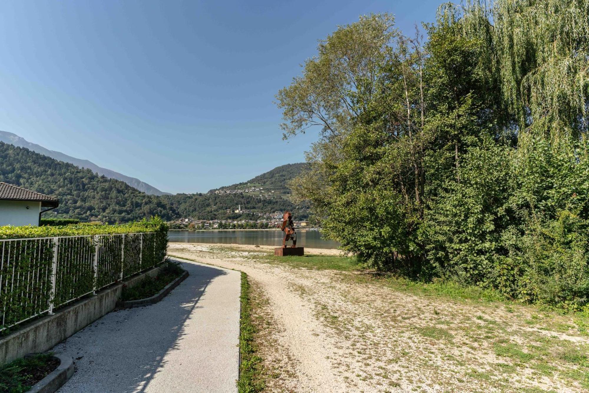 La Gemma Sul Lago Calceranica al Lago Extérieur photo